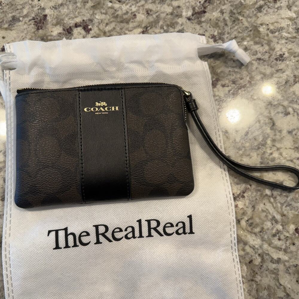 Coach Classic Wallet - Authentic